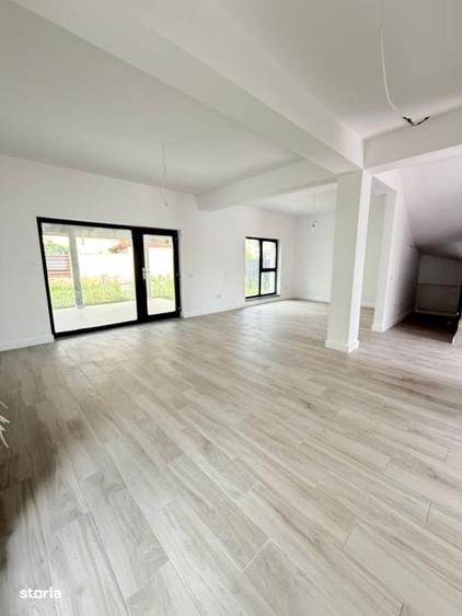 Casă cu 4 camere în Central