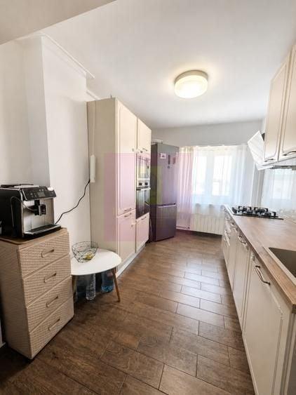Apartament cu 3 camere decomandat în Unirii