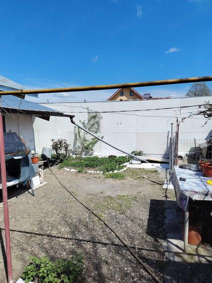 Casă cu Teren 250 Mp în Central