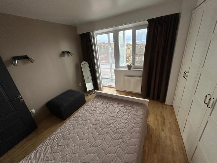 Apartament cu 3 camere semidecomandat în Dosu Bricii