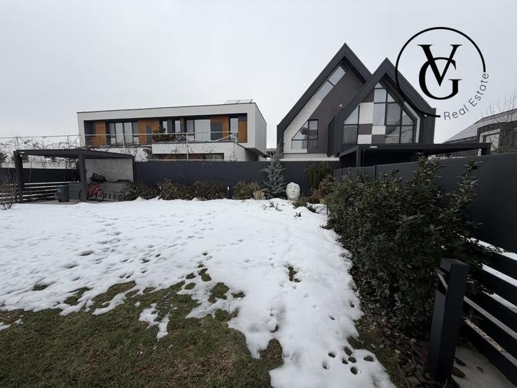 Casă individuală cu 5 camere cu Piscina în Voluntari