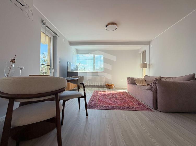 Apartament cu 3 camere decomandat, mobilat în Crișan