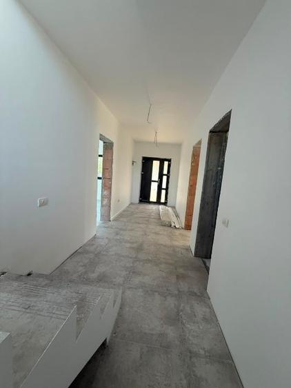 Casă individuală cu 5 camere cu Teren 520 Mp în Tărtășești