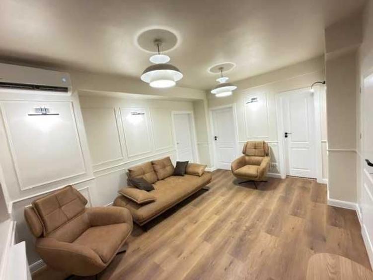 Apartament cu 3 camere semidecomandat în Romană