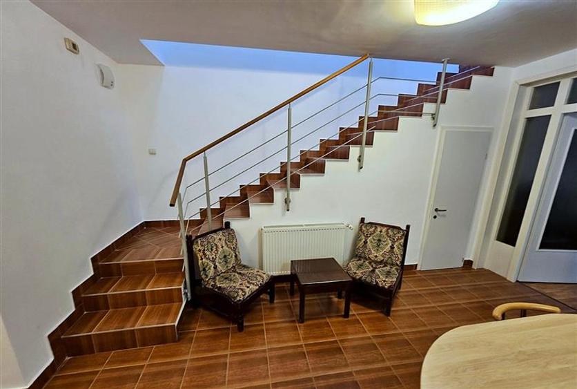Duplex cu 5 camere cu Canalizare în Bună Ziua