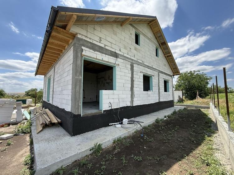 Casă cu 4 camere în Valu lui Traian