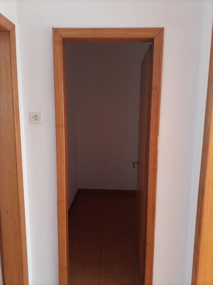 Apartament cu 5 camere decomandat în Universitate