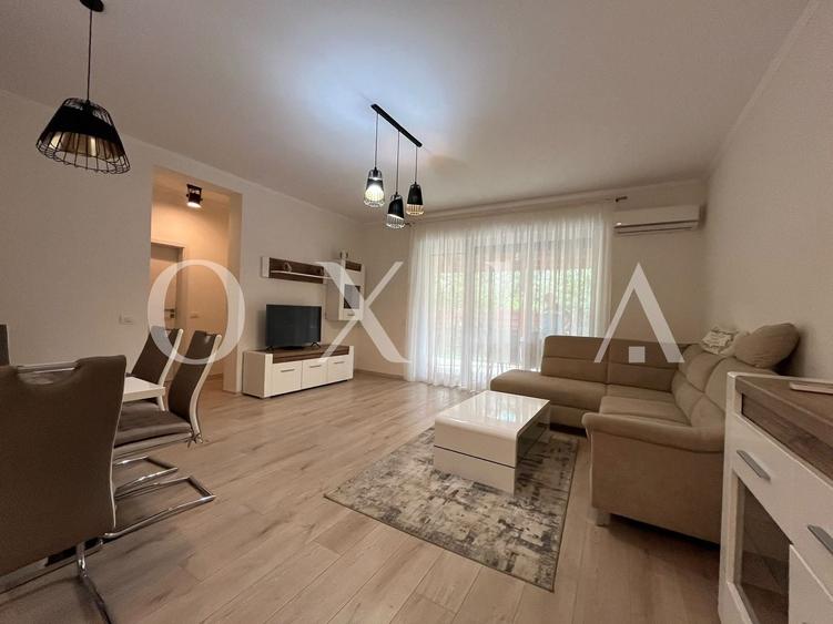 Apartament cu 3 camere semidecomandat, mobilat în Dumbrăvița