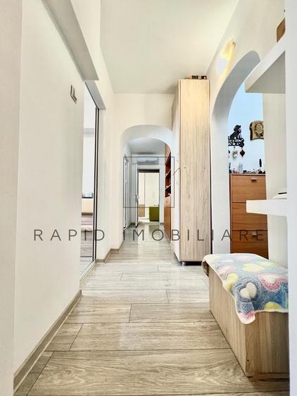 Apartament cu 4 camere decomandat în