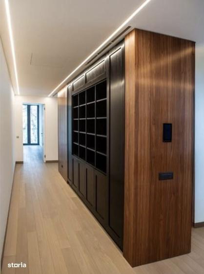 Apartament cu 4 camere decomandat în Arcul de Triumf