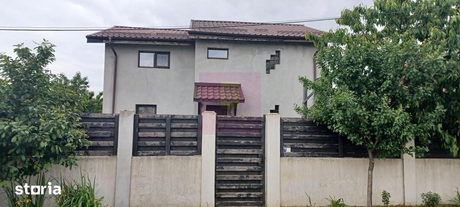 Sabareni, casa 2011, P+M 4 camere + dependin?e, curte 500 mp - 5