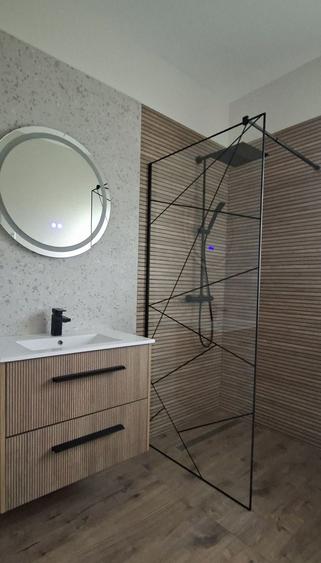 Duplex cu 4 camere cu Canalizare în Dumbrăvița