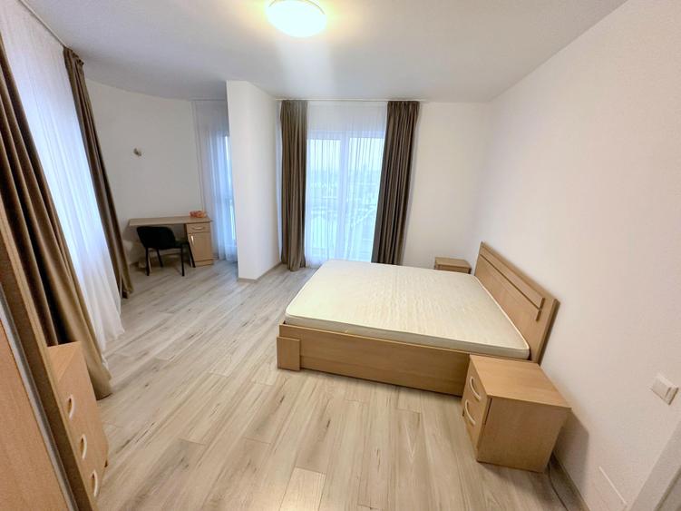 Apartament cu 3 camere semidecomandat, mobilat în Iris