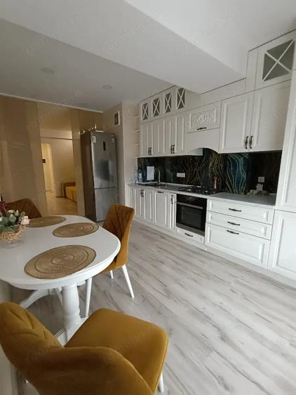 Apartament cu 3 camere decomandat în Iancului