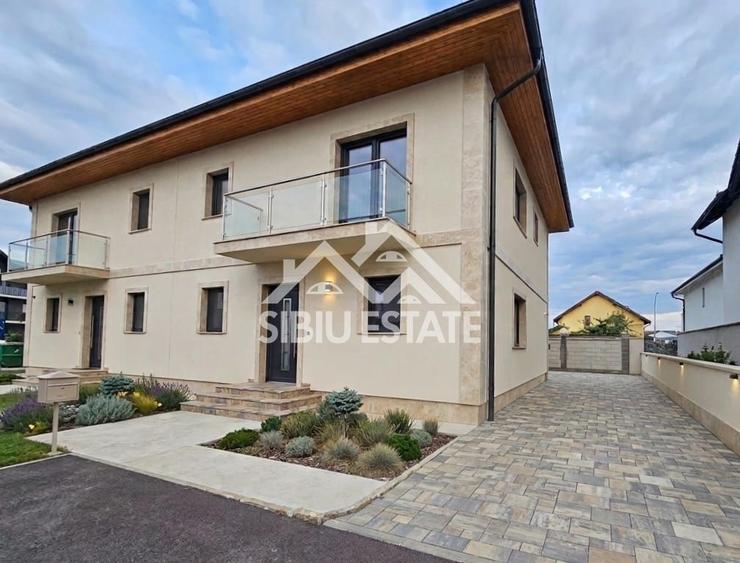 Duplex cu 4 camere cu Canalizare în Șelimbăr