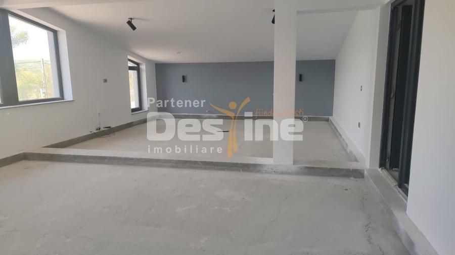 Spațiu comercial, de 386 mp, în Bălteni