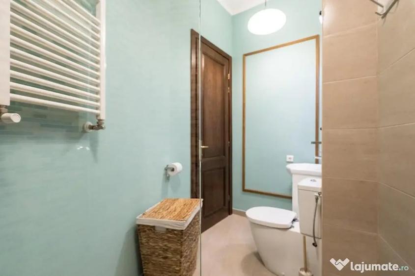 Apartament cu 5 camere decomandat, mobilat în Armeneasca