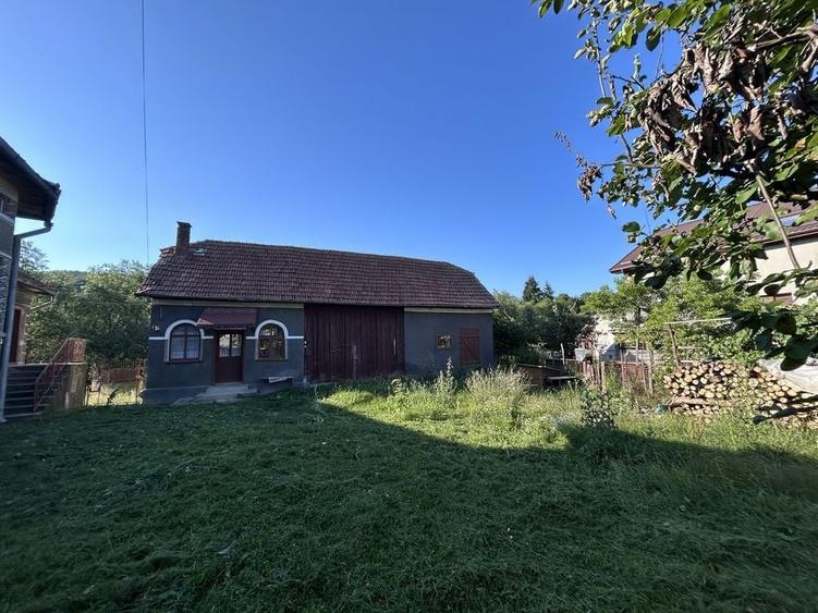 Casă cu 4 camere în Jichișu de Jos
