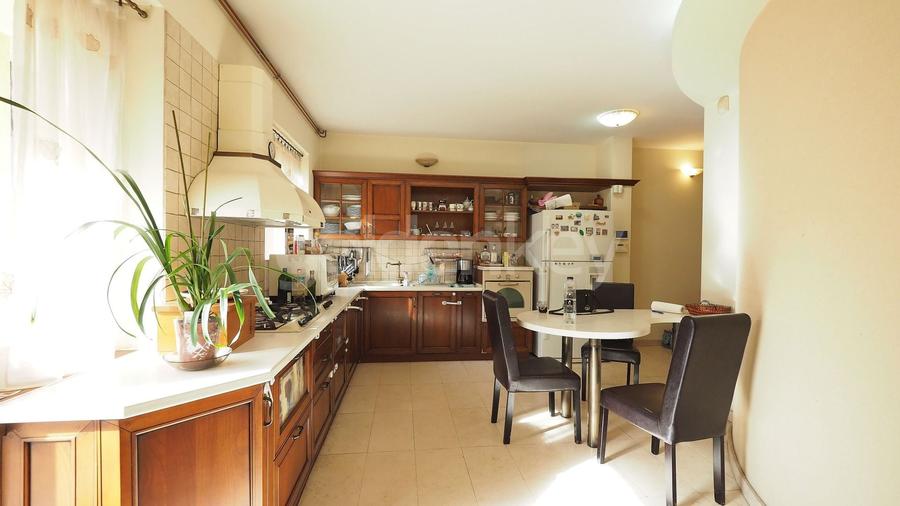 Vila cu 9 camere, 5 bai | D+P+1+M | 416mp teren - 5