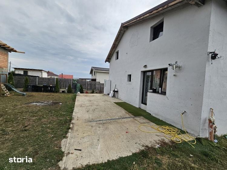 Casă cu 5 camere cu Teren 475 Mp în Jucu