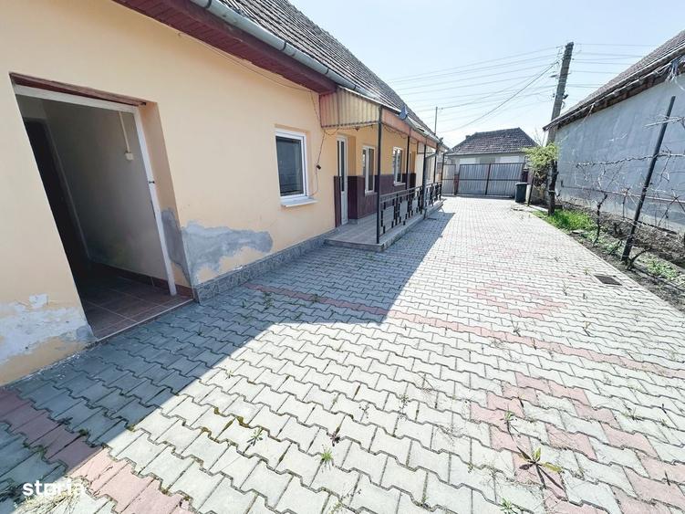 Casă cu 3 camere în Crăiești