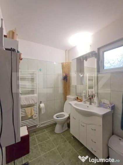 Casă cu 5 camere cu Teren 2800 Mp în Moldovenești