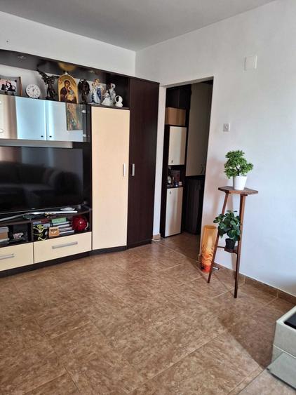 Apartament cu 2 camere semidecomandat în Sud