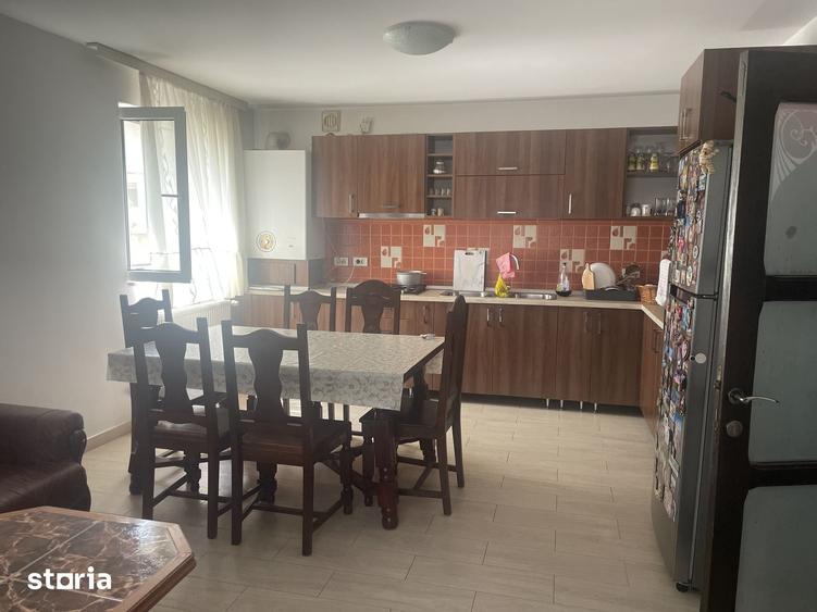 Casă cu 4 camere cu Teren 300 Mp în Central