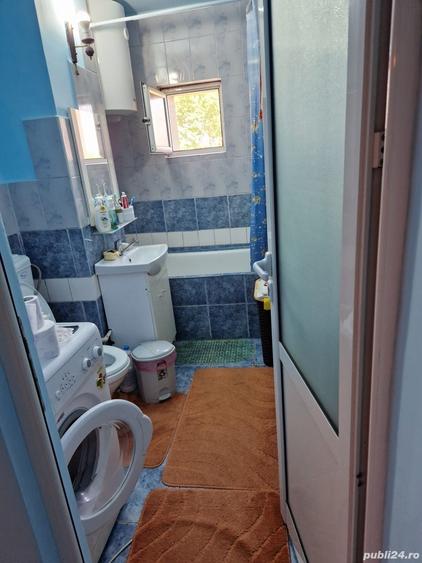 Apartament cu 4 camere decomandat în Vlădeni