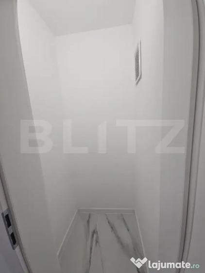 Apartament cu 3 camere semidecomandat în Podu Roș