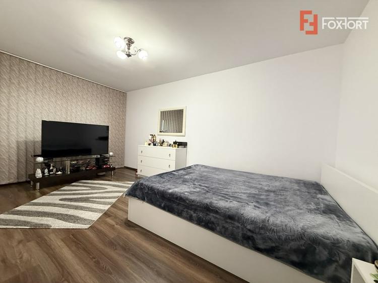 Apartament cu 3 camere decomandat în Lipovei
