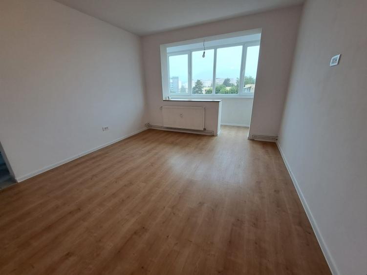Apartament cu 2 camere semidecomandat în Astra