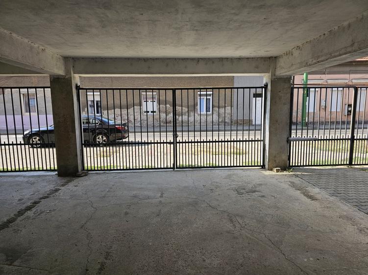 Apartament cu 2 camere decomandat în Bârzești