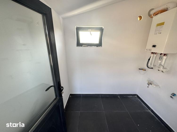 Casă cu 3 camere cu Teren 420 Mp în Tomești