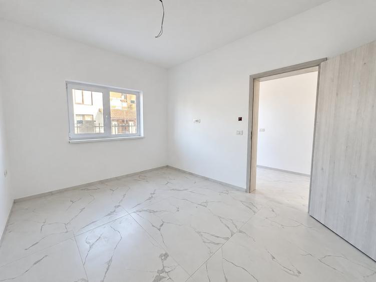 Duplex cu 3 camere cu Canalizare în Moșnița Veche