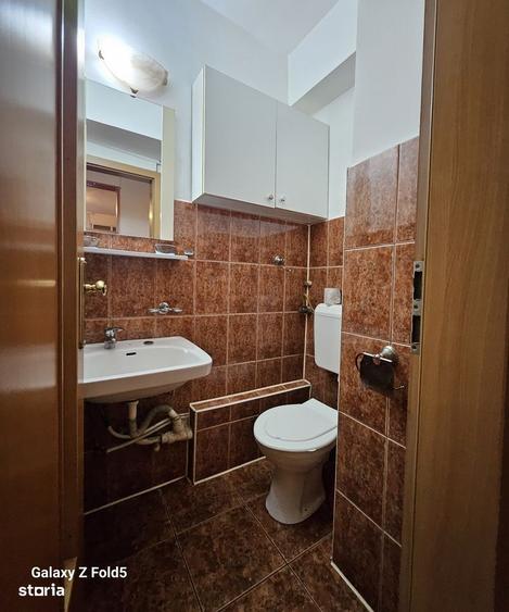 Apartament cu 3 camere decomandat în Nufărul