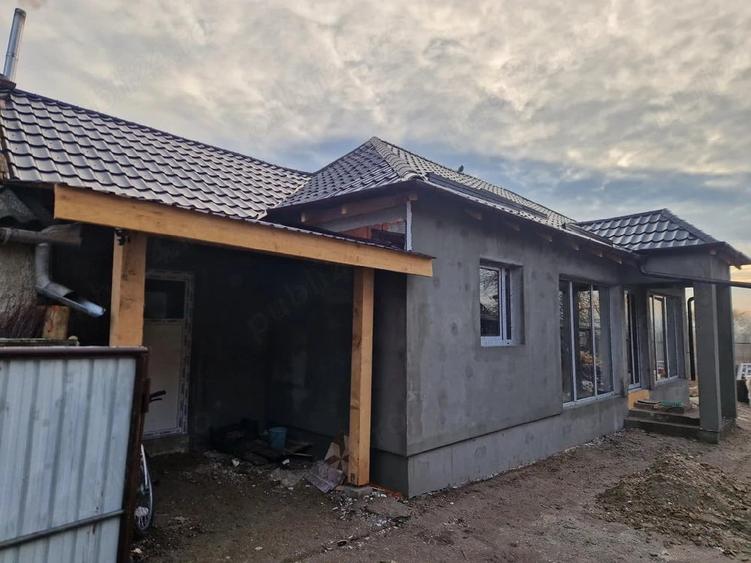 Casă cu Teren 2800 Mp în Tarcea