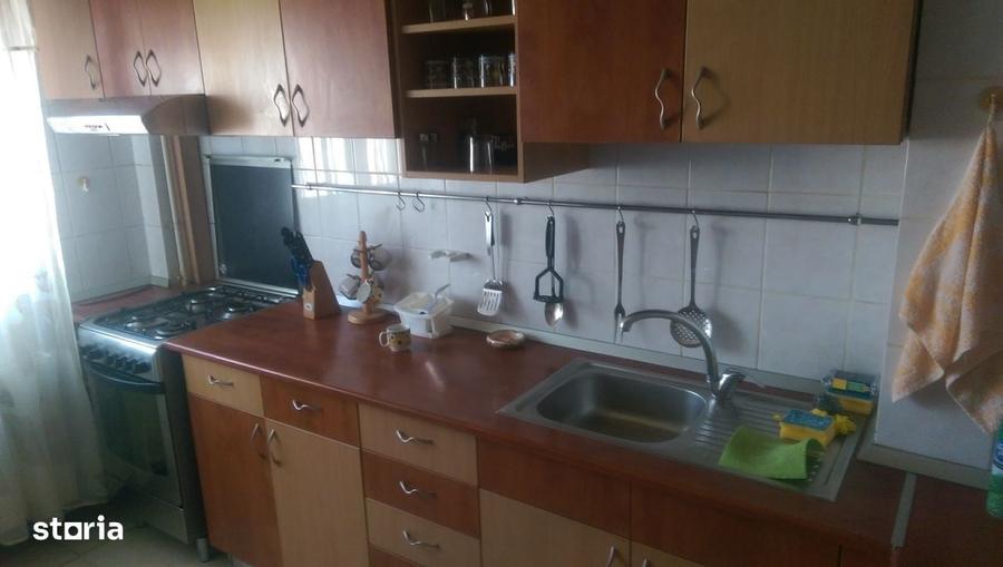 Apartament cu 3 camere în Rahova