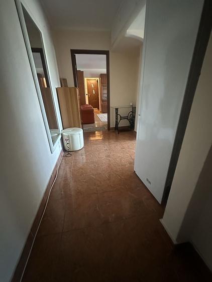 Apartament cu 3 camere semidecomandat în Lotus