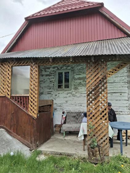 Casă cu 2 camere cu Teren 700 Mp în Vidra