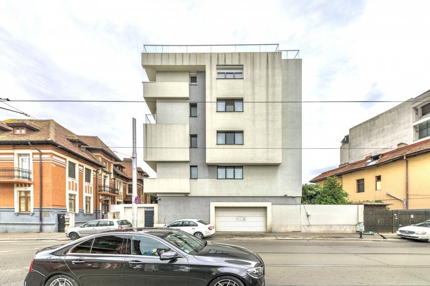 Apartament cu 4 camere decomandat, mobilat în Eminescu