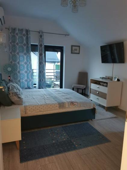 Casă cu 5 camere cu Teren 390 Mp în Brănești