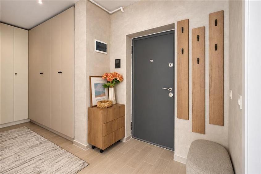 Apartament cu 2 camere nedecomandat în Tractorul