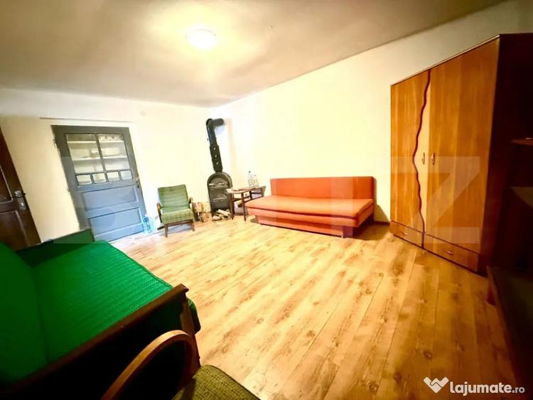 Casă cu 3 camere cu Teren 710 Mp în Central