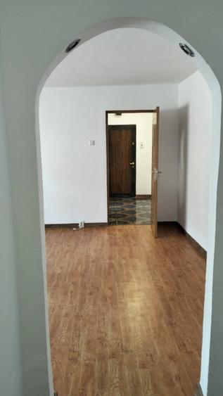 Apartament cu 2 camere semidecomandat în Tineretului