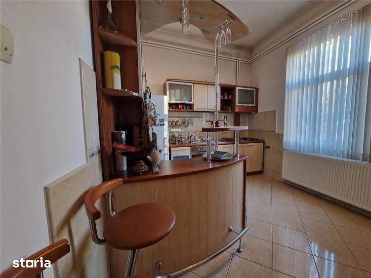 Casă cu Teren 866 Mp în Central