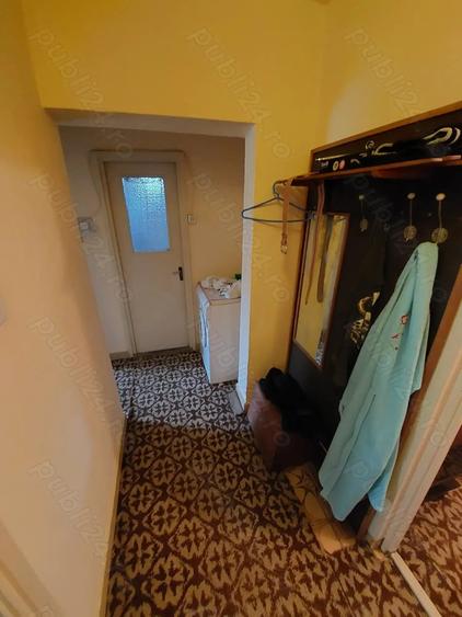 Apartament cu 3 camere semidecomandat în Sud
