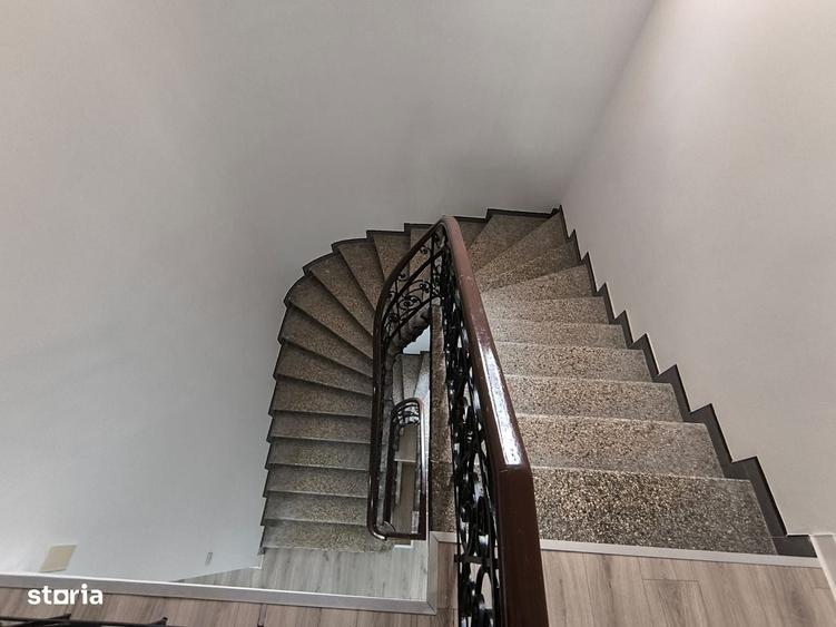 Spațiu comercial, de 810 mp, în Central
