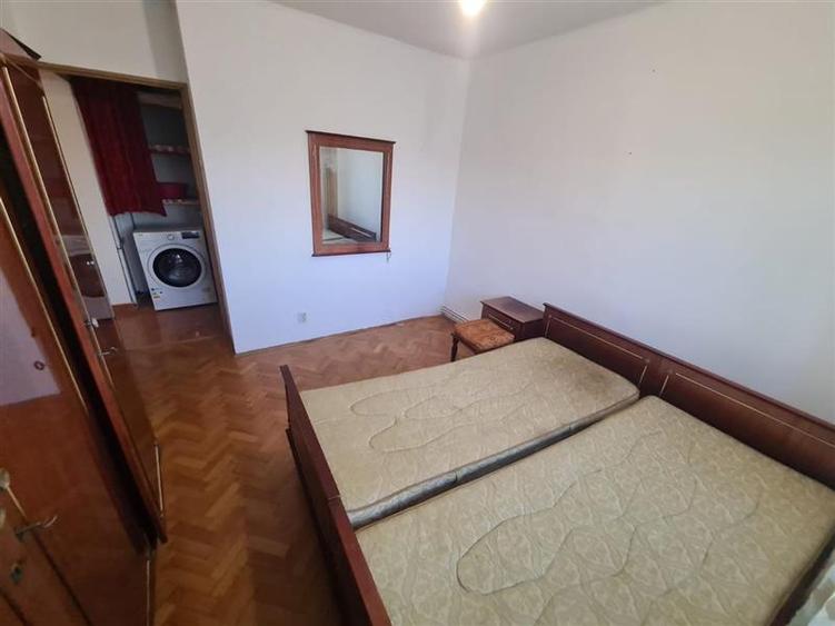 Apartament cu 3 camere decomandat, mobilat în Răcădău