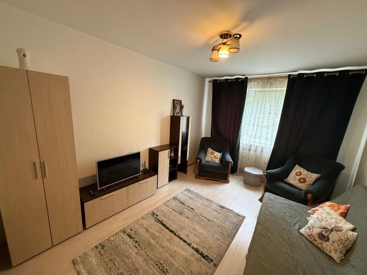 Apartament cu 2 camere semidecomandat, mobilat în Gara